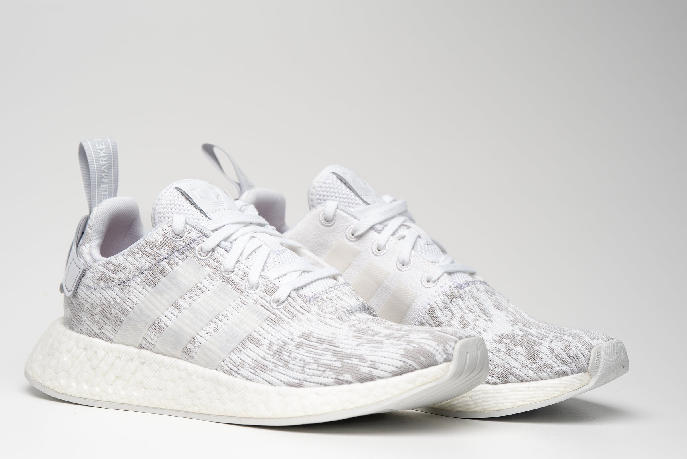 Nmd r2 white grey Clearance