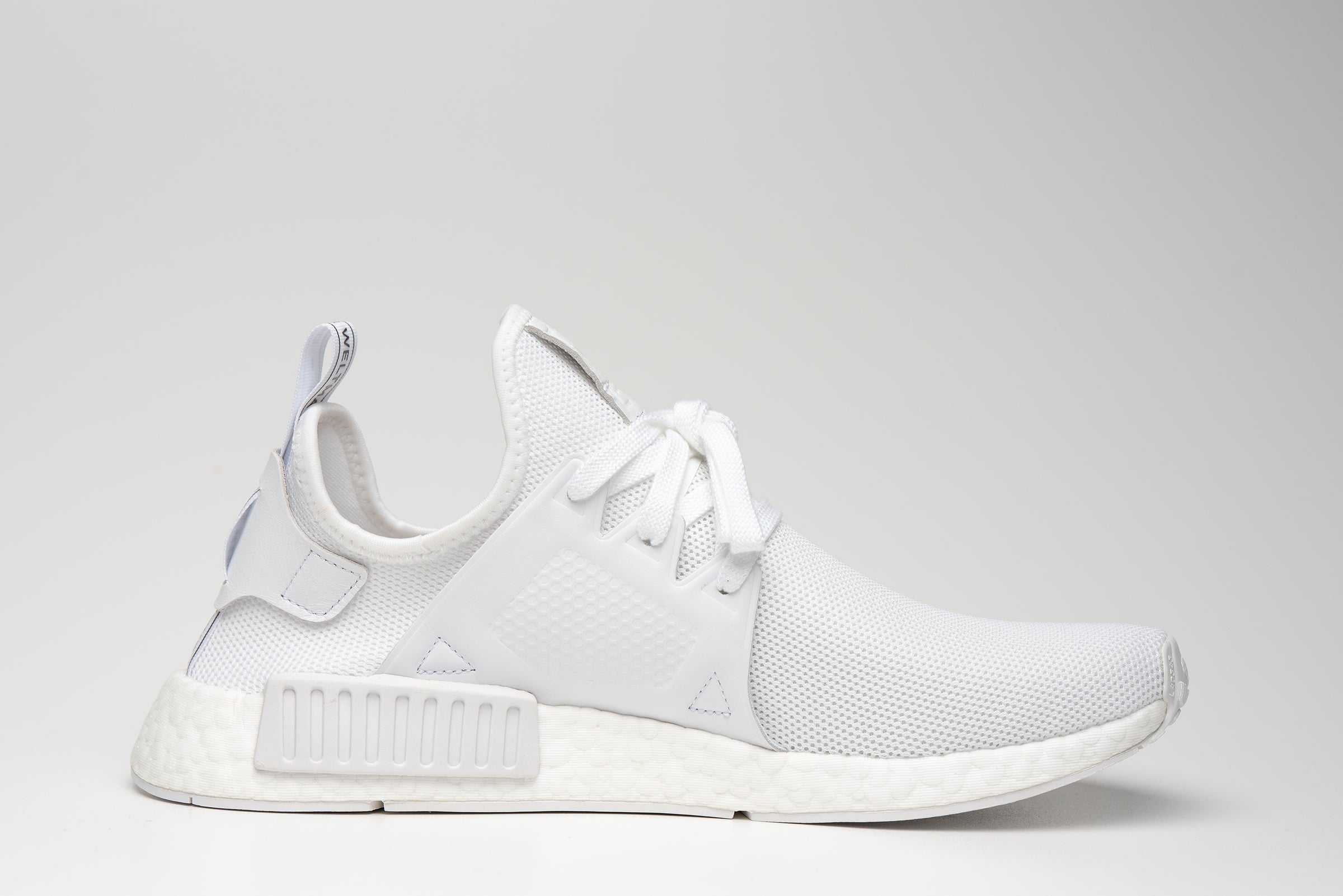 tag på sightseeing Generel lov Adidas NMD XR1 Triple White | Men's Shoes