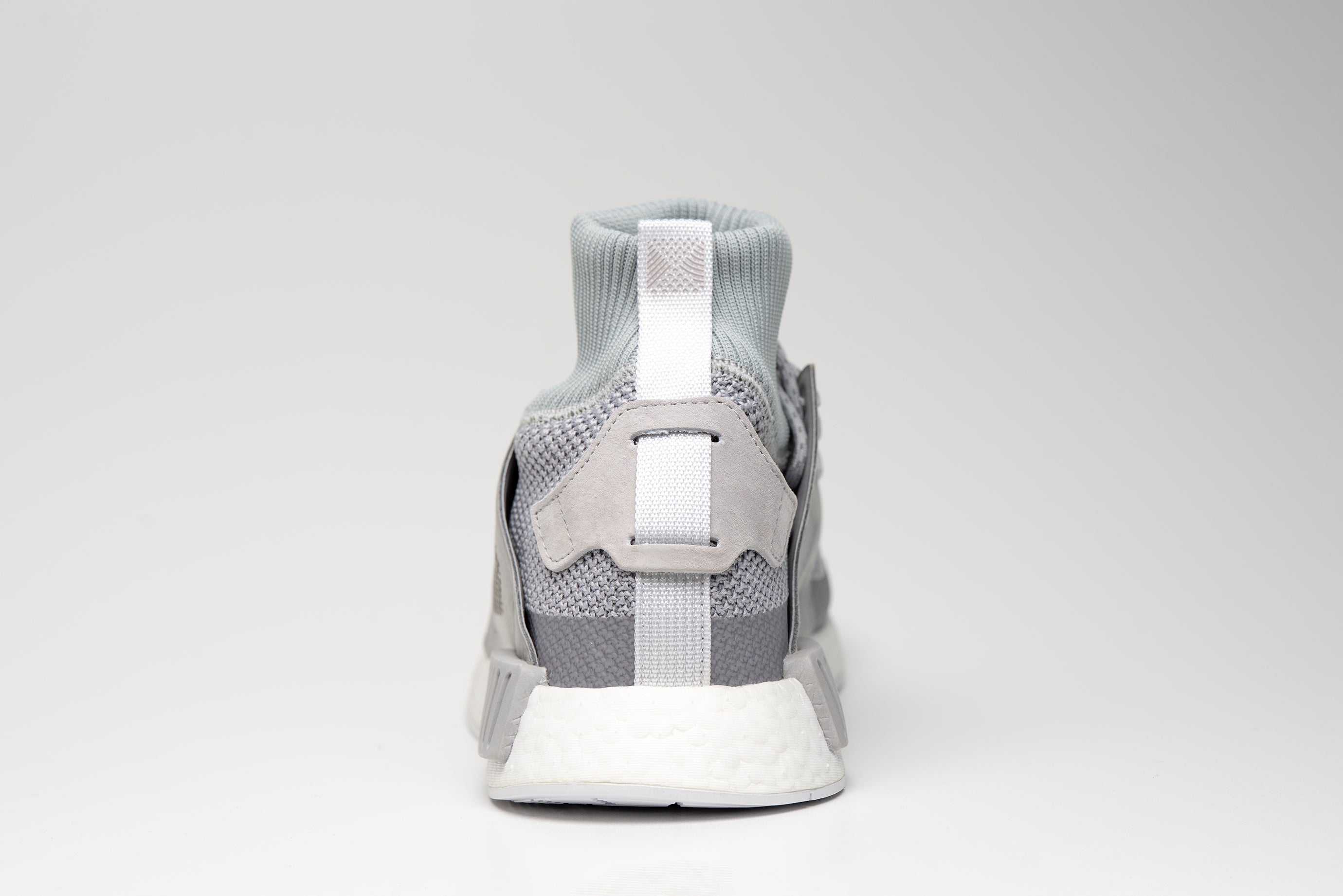 Adidas NMD R1 Grey Sneekers