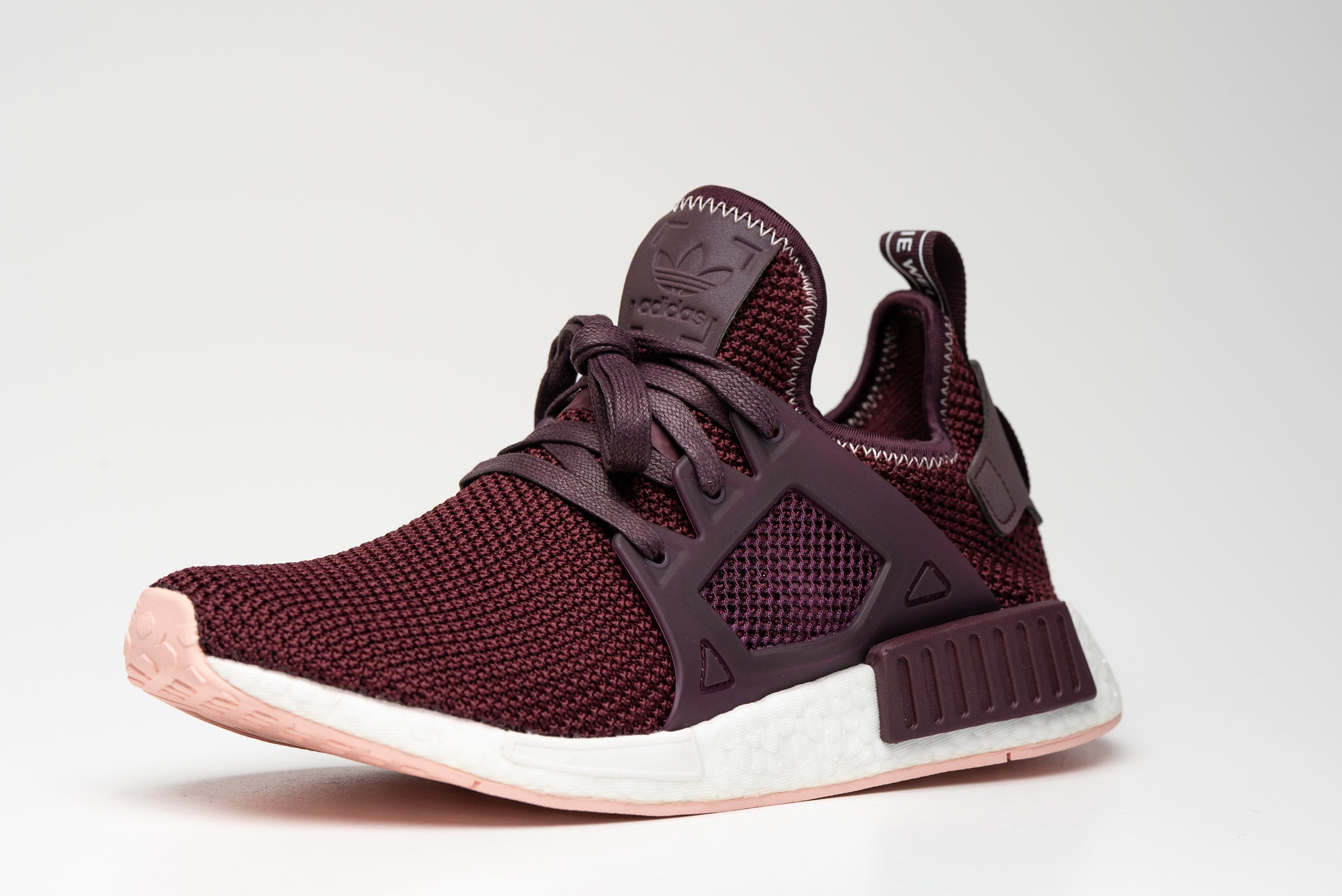 kage Mangler podning Adidas NMD XR1 Primeknit Dark Burgundy Vapour Pink | Women's Shoes